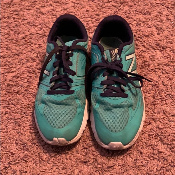 girls teal tennis shoes